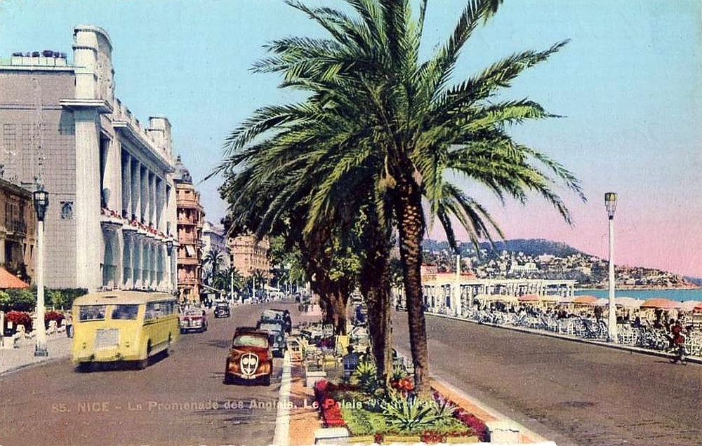 transpress nz: La Promenade des Anglais, Nice, circa 1950