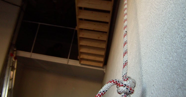 Cómo hacer un altillo en un garaje con escalera abatible y quita miedos