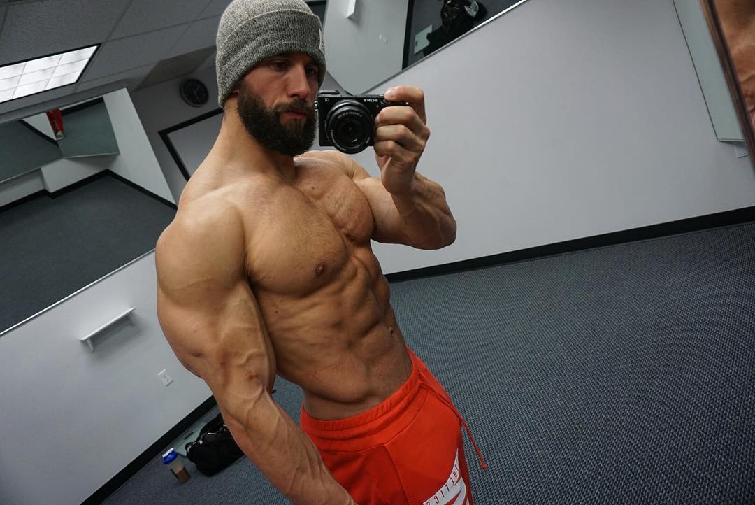 sexy-bearded-muscle-hunks-huge-triceps-shirtless-selfie