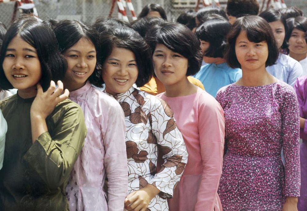Fashionistas of 1960s Saigon: These Vintage Photos Capture Vietnamese