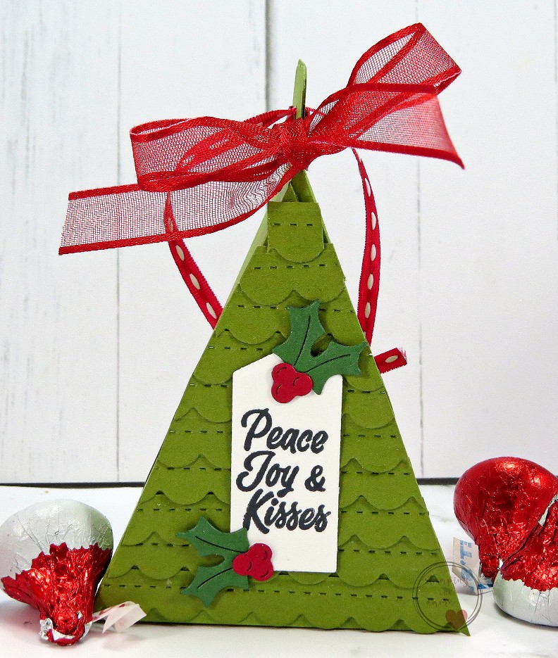 Stampingwithamore CHRISTMAS TREE TREAT BOX AND ORNAMENT