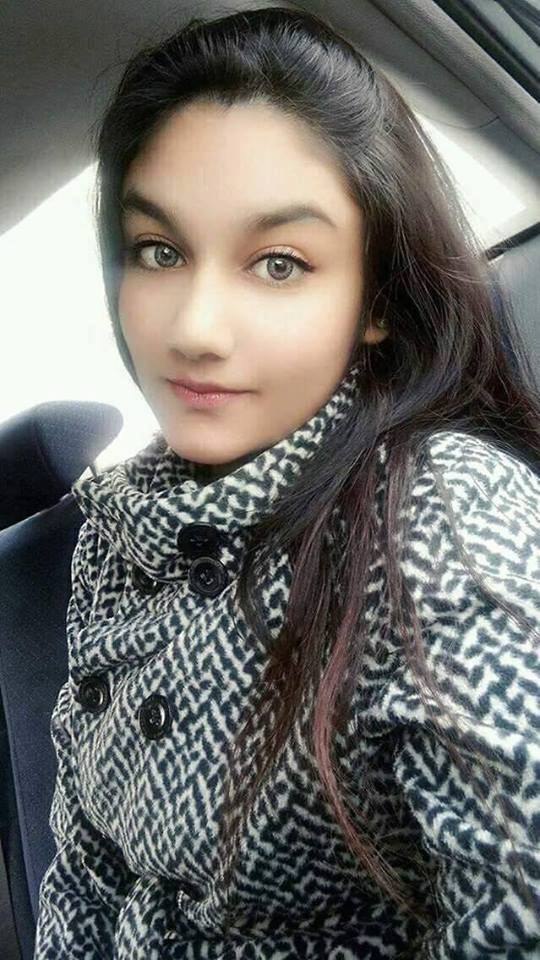 Pakistani Girl Irum Khan New Images