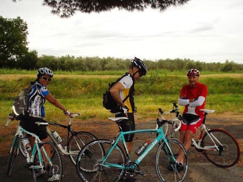 cycling tuscany carbon road bike rental shop in Siena Chianti Italy