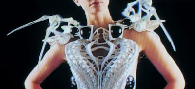 exposición perfectos y máquinas rebeldes