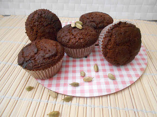 463° Receta: Muffins De Chocolate Y Cardamomo Rellenos De Chocolate 
