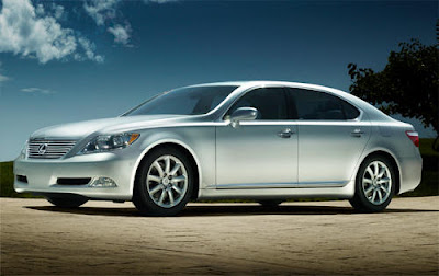 World Automotive Center: LEXUS LS460L