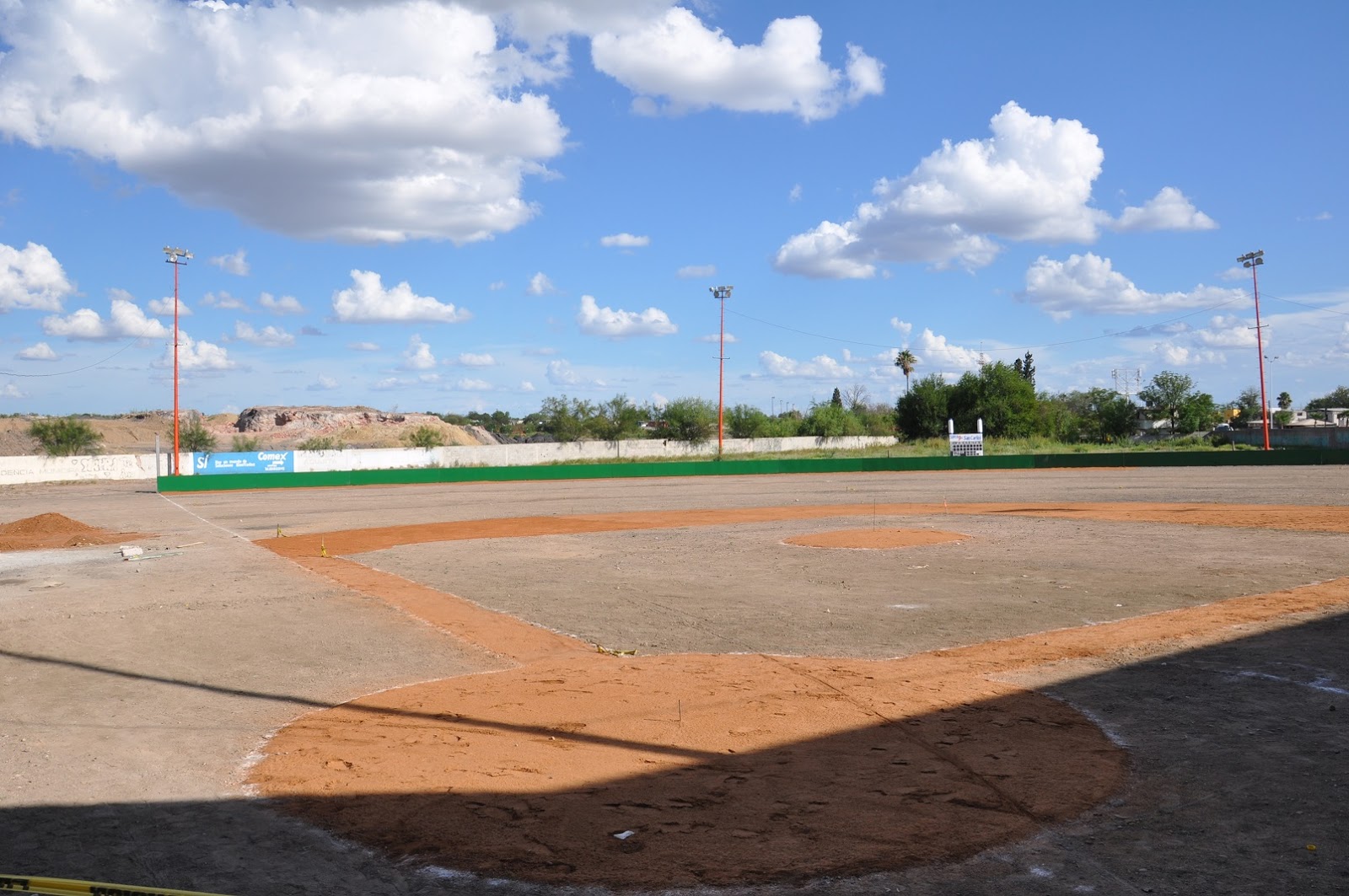 Supervisa alcalde obra en parque de beisbol