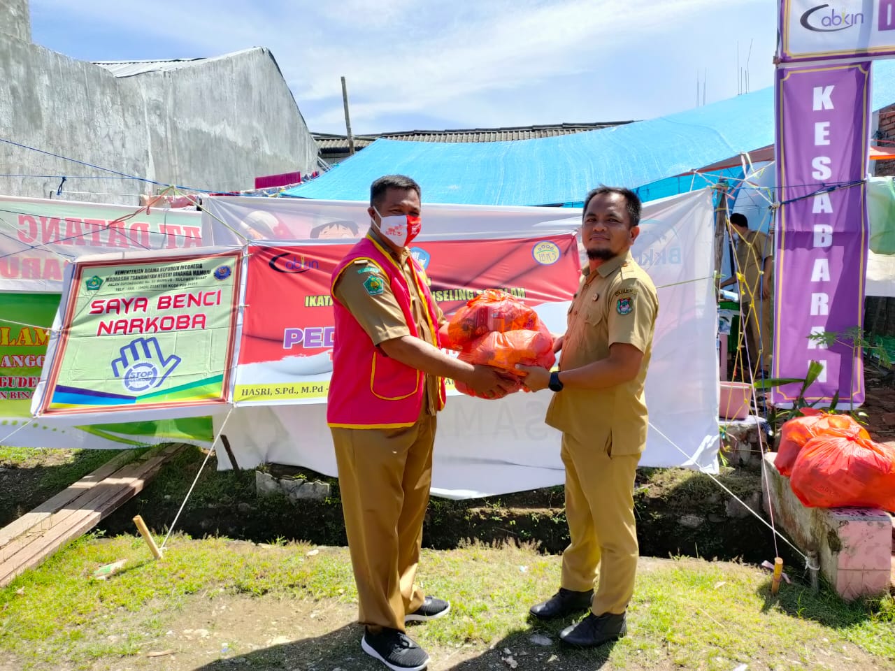 IBKS memberikan bantuan terhadap siswa dan Guru Terdampak Bencana di Mamuju Sulawesi Barat