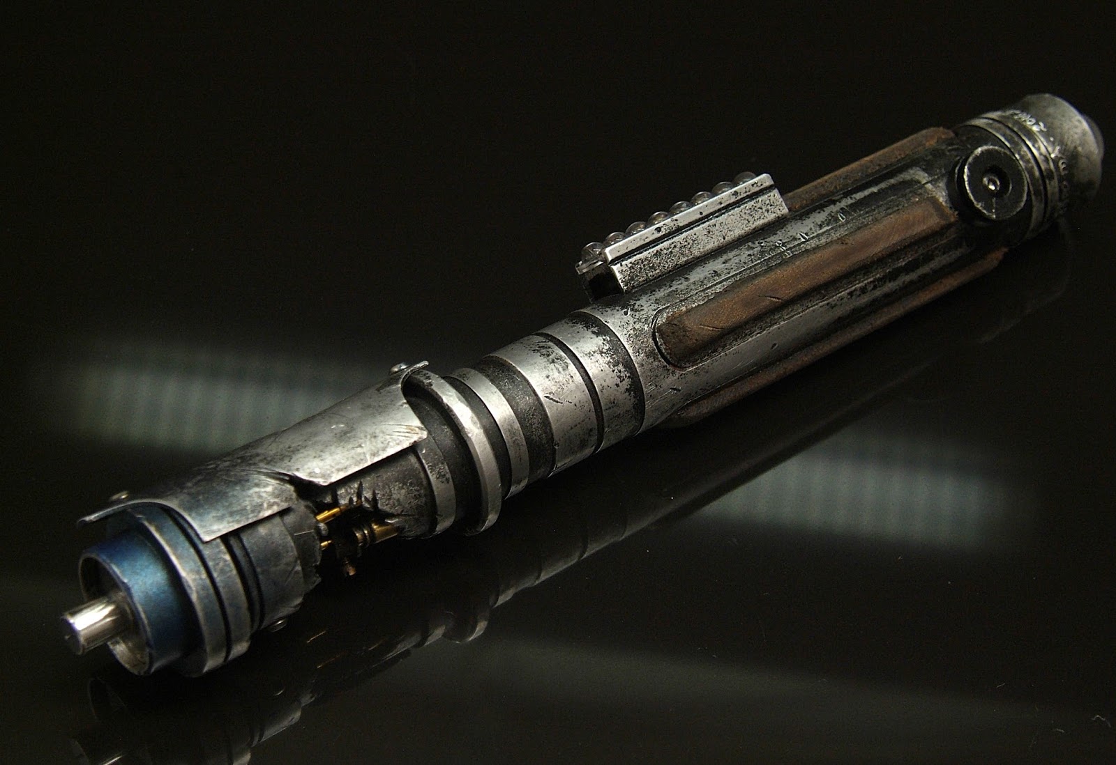 Sith Antra Lightsaber.