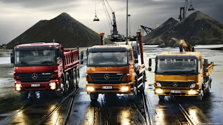 xe tải chở hàng tphcm