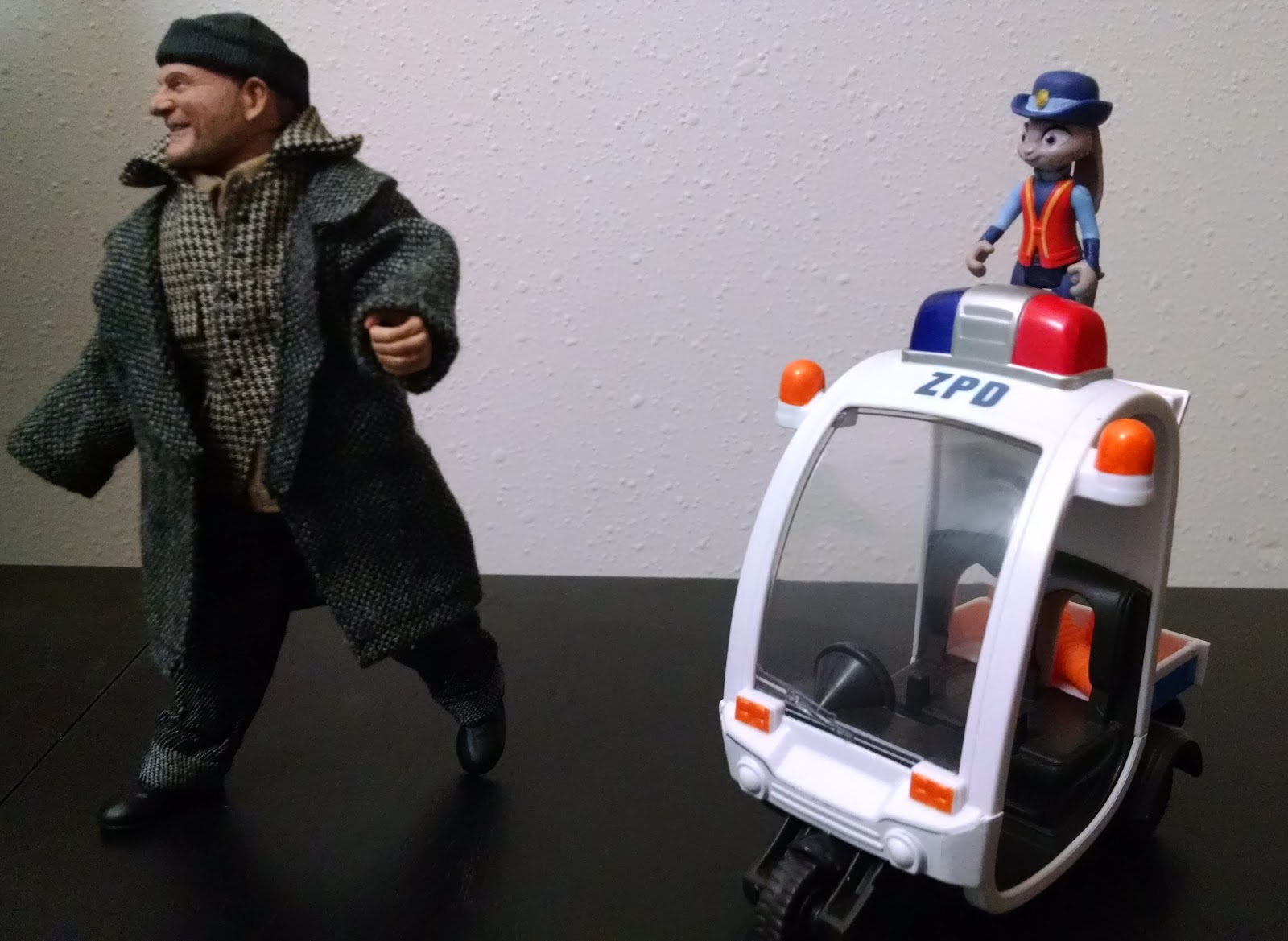 Toy Review NECA Home Alone 25th Anniversary Harry Lime