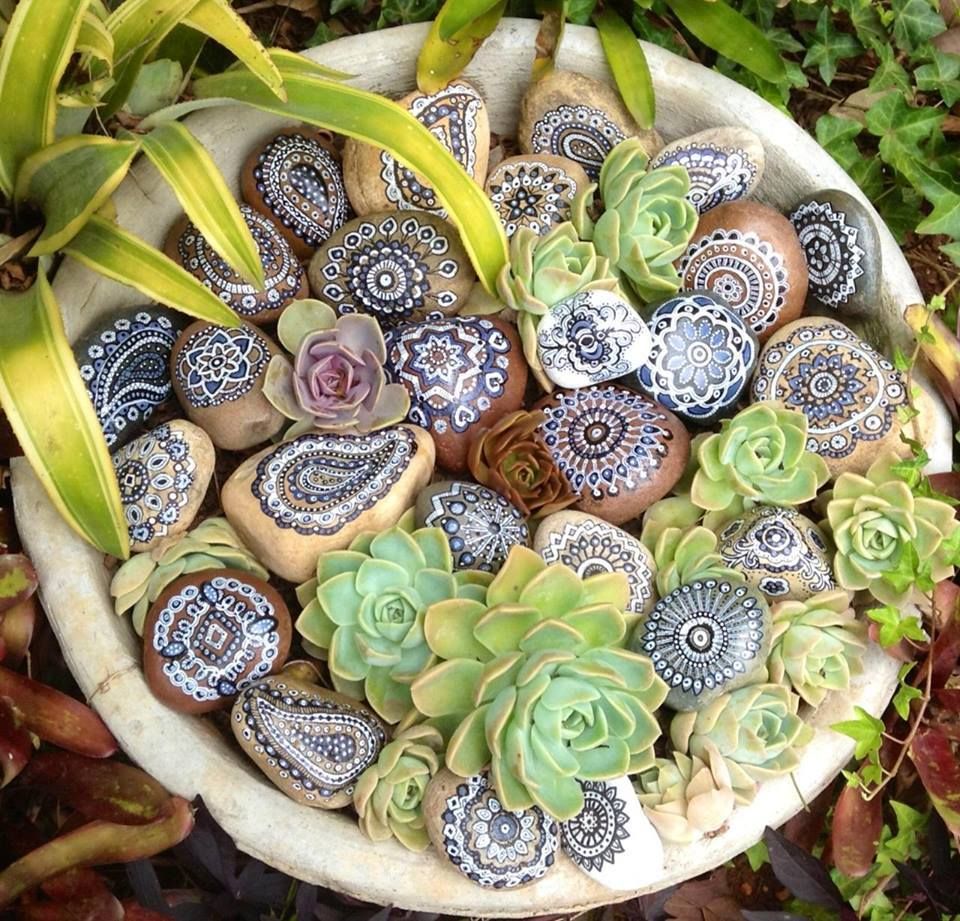 50+ painted rocks that look like succulents & cacti - I Love