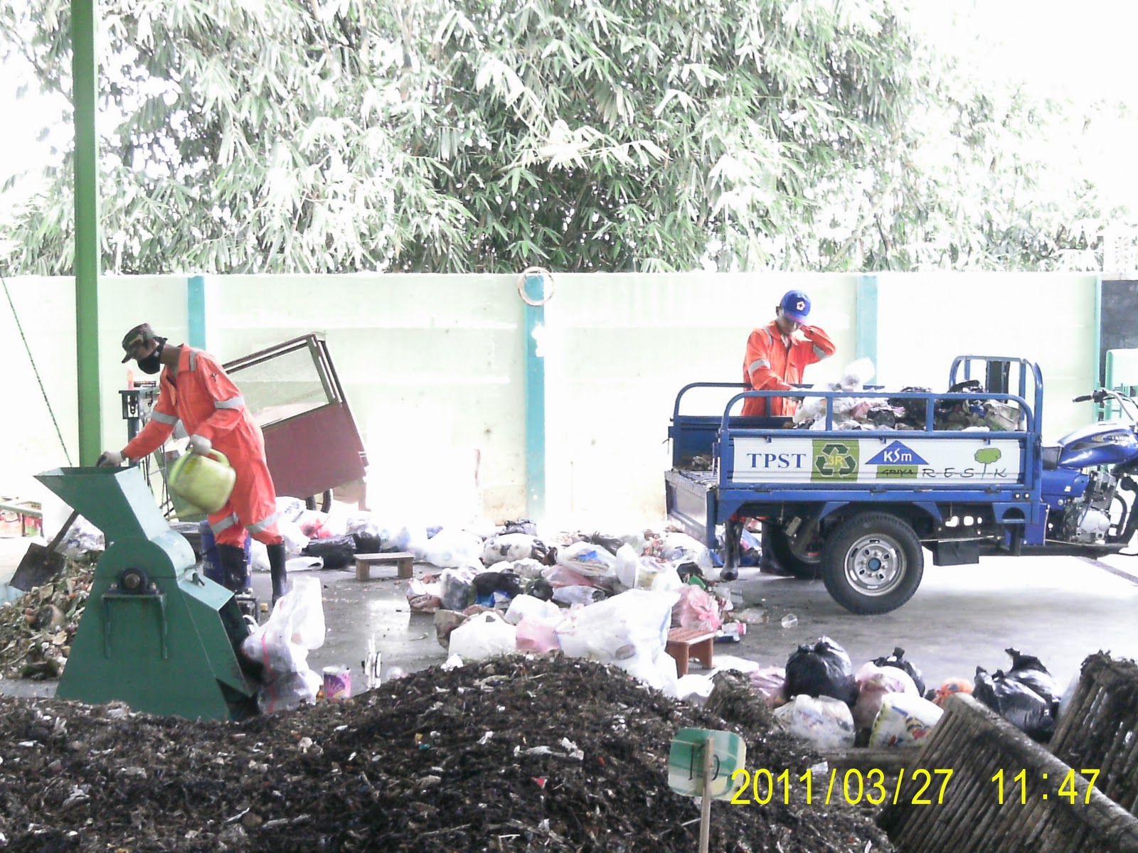 Essay tentang sampah dan masalahnya 04 picture