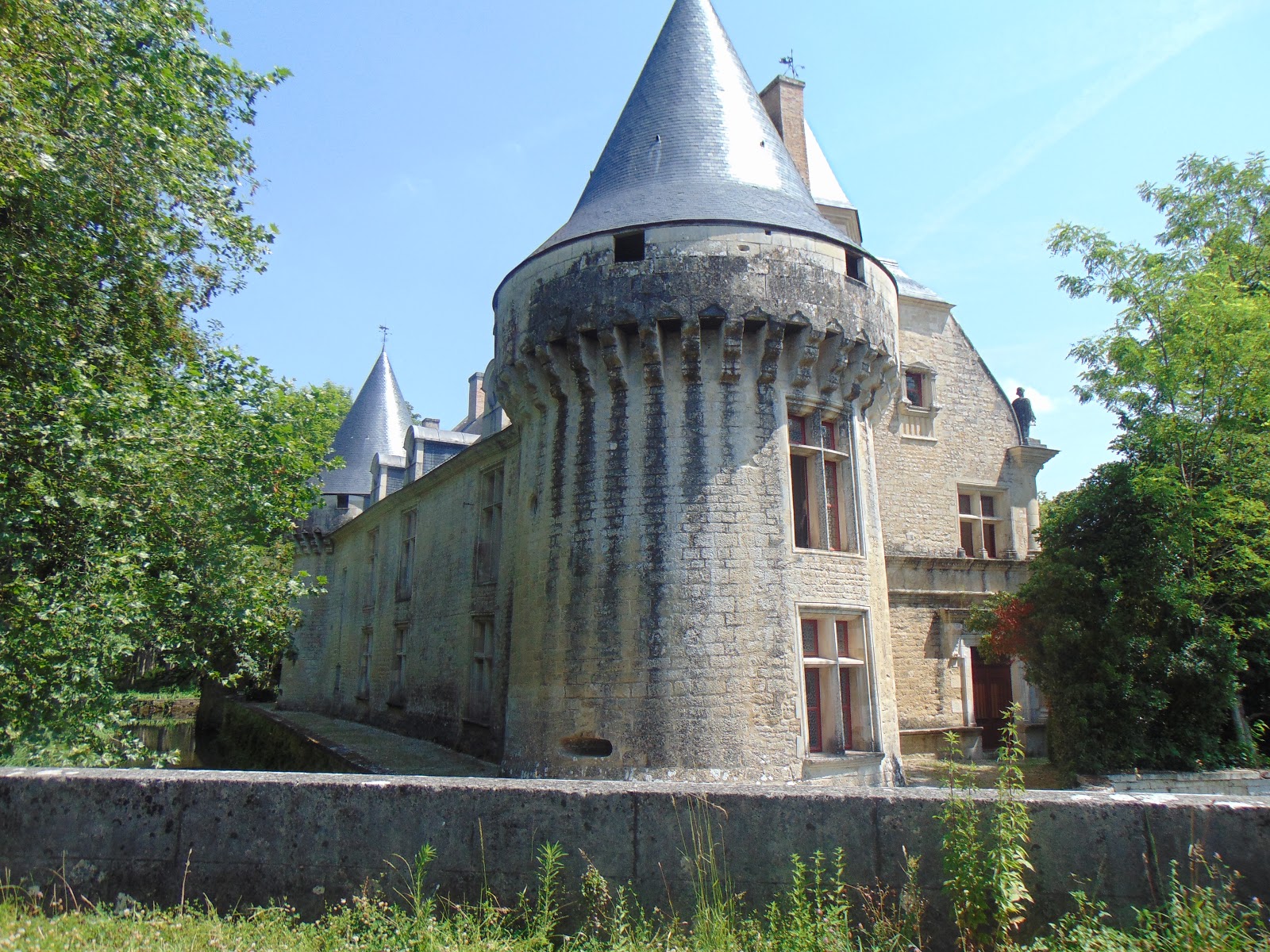 Aventurières en vadrouille DampierresurBoutonne (17) son château