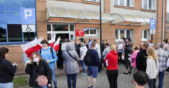 Korupcja i przekupstwo na wyborach. Padały niemoralne propozycje.