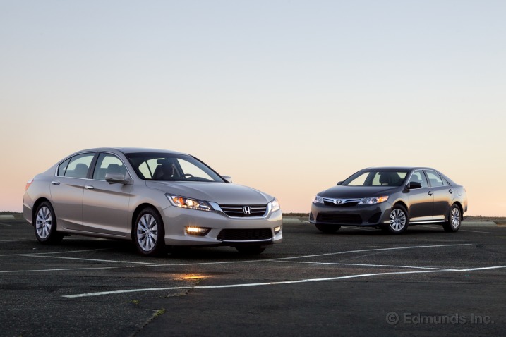Comparison of 2012 honda accord and toyota camry
