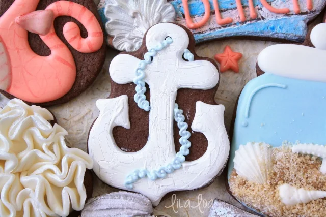Learn how to pipe an icing rope for decorated nautical sugar cookies