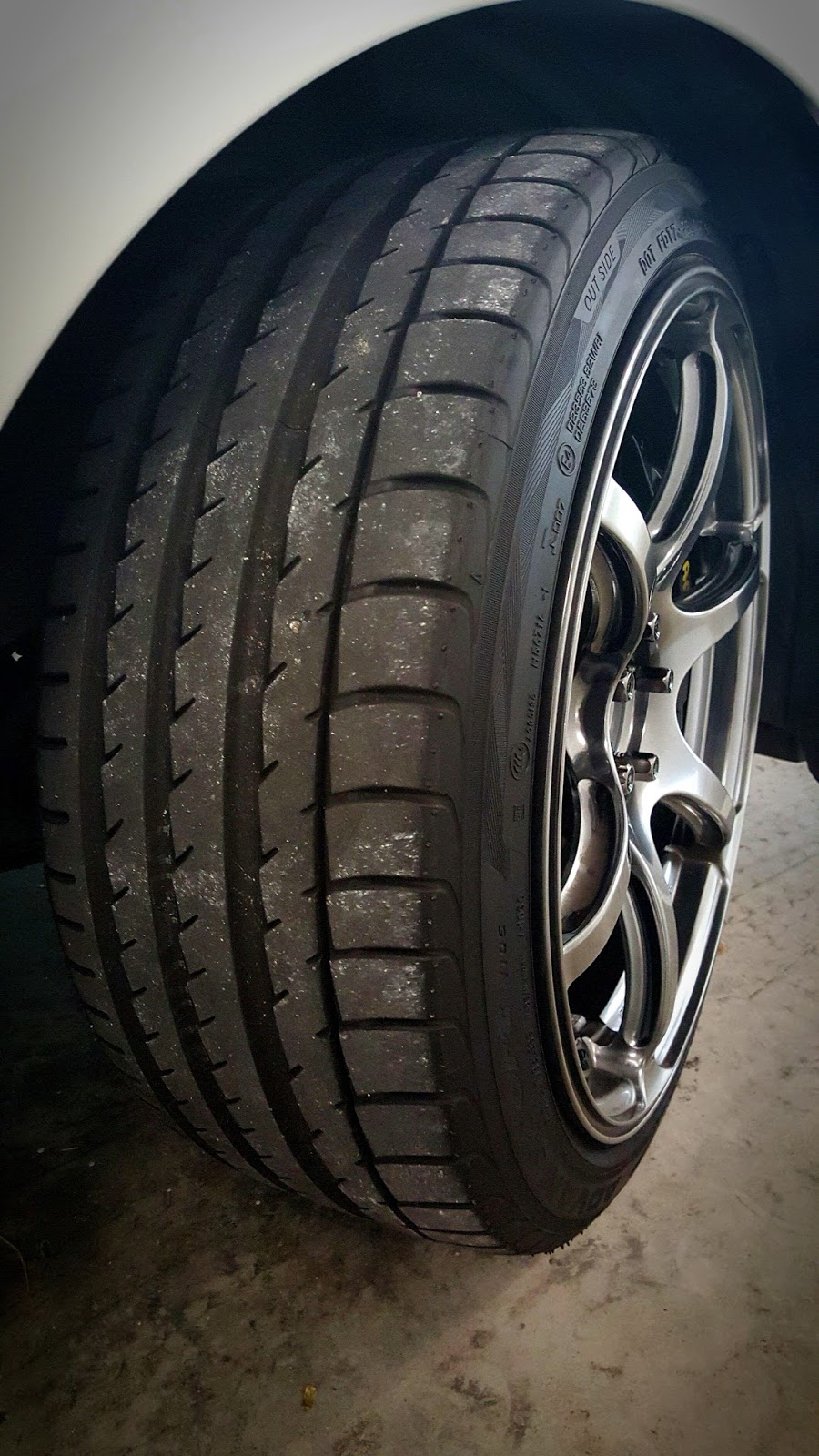 Yokohama Advan Sport v105 Review