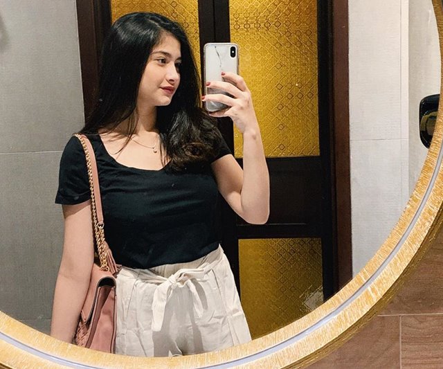 Foto, Profil dan Fakta Faye Nicole Yang Dipanggil KPK - AlhidaMart