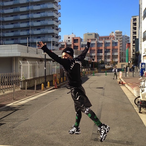 Taeyang shares series of photos from Osaka Daily K Pop News Taeyang shares series of photos from Osaka Daily K Pop News