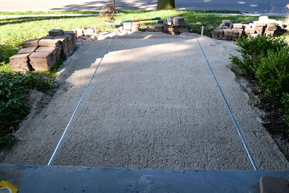 paver walkway, diy paver walkway, how to install a paver walkway, paver repair
