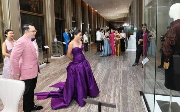 Princess Sirivannavari wore a dark purple Thai silk evening gown designed by herself and which is from her own brand Sirivannavari Bangkok couture