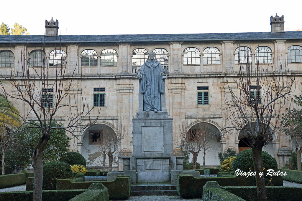 Claustro del Padre Feijoo, Samos