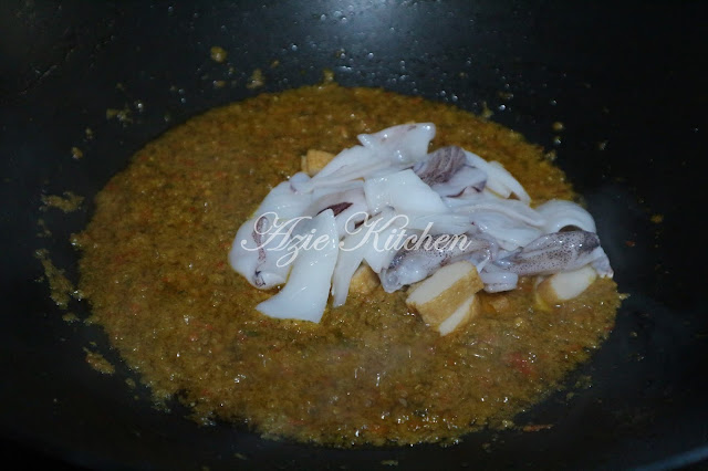 Mee Hoon Goreng Daun Limau Purut Yang Sedap