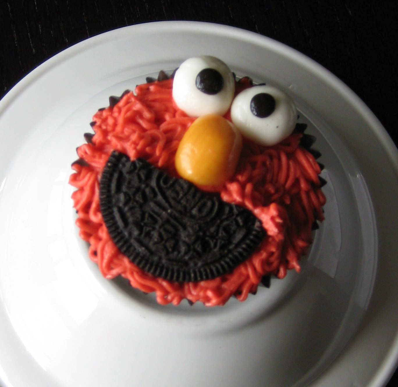 Custom Cakes by Julie: Elmo Cupcakes