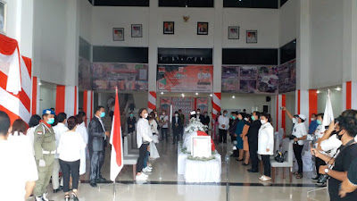 Penghargaan Terakhir Pemkab Mitra, ‘Telly Tjanggulung’ Diabadikan sebagai Nama Atrium Kantor Bupati