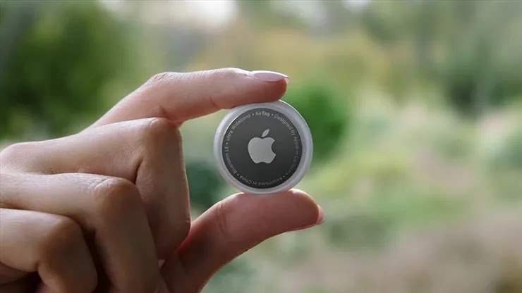 Apple AirTag очень удобный в использовании Apple AirTag