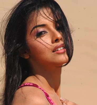 Maneesha Akka මනීෂා අක්කා