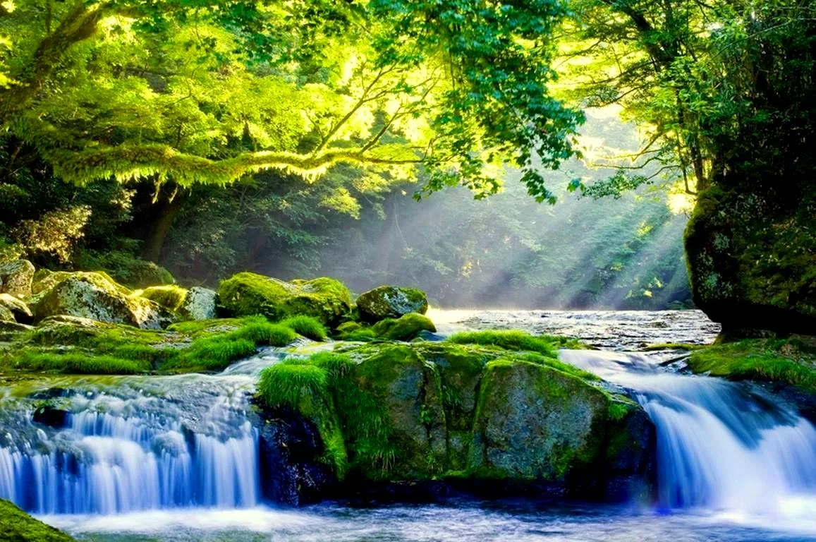 perjalanan hidup manusia dengan pemandangan alam yang indah