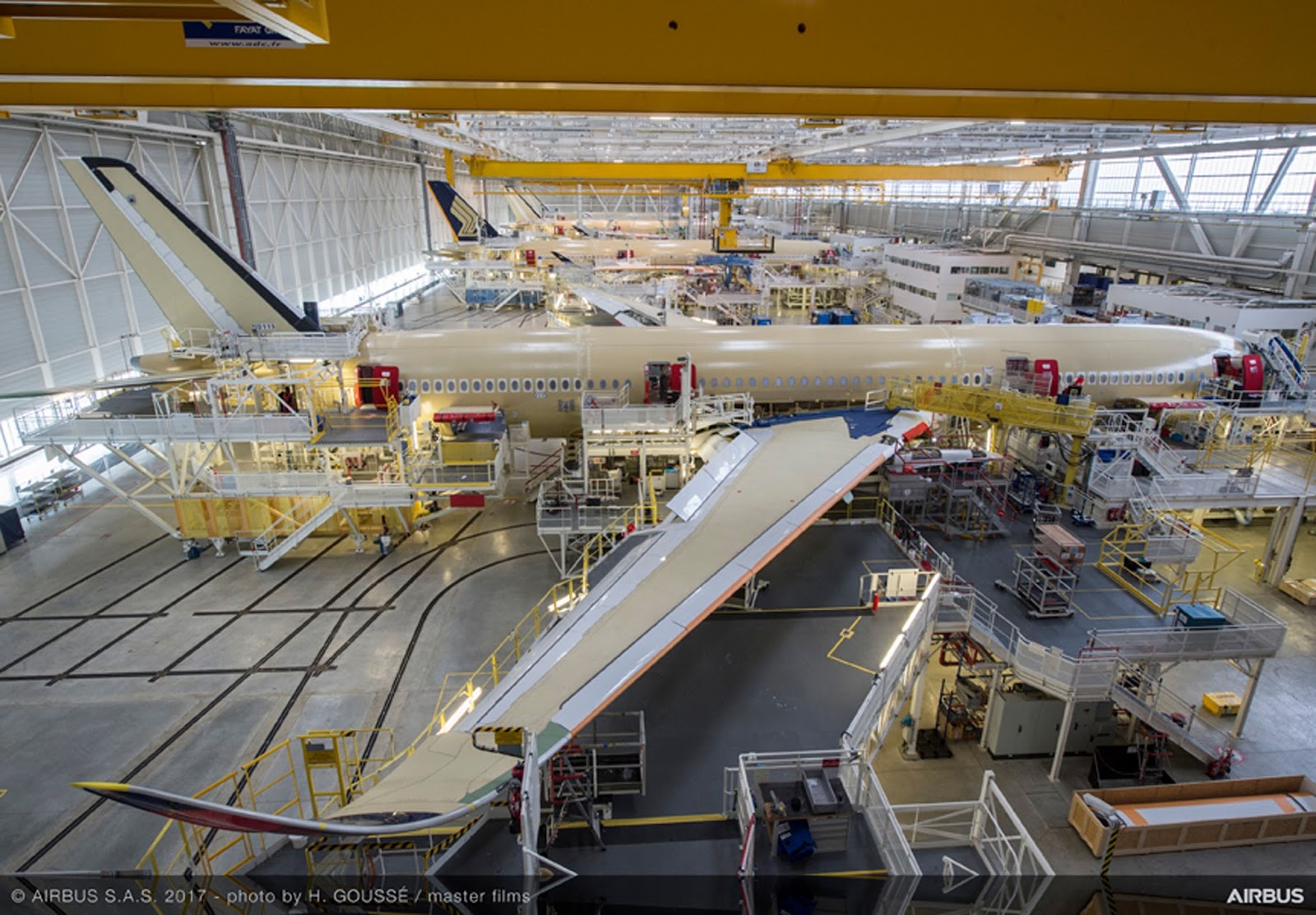 Delta Unveils New Boeing 777 Deltaone Suites Photos Airways