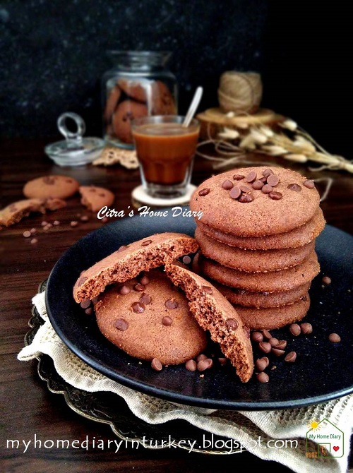 New favorite -- Best Double Chocolate Coffee Cookies| Çitra's Home Diary. #bestcookiesrecipe #bestchocolatecookies #coffeecookies #dessert #christmastcookies #kuekeringlebaran #resepkuekeringcoklat #coffeedessertidea #resepkuekeringenak #kuekeringkopi #kurabiyetarifi