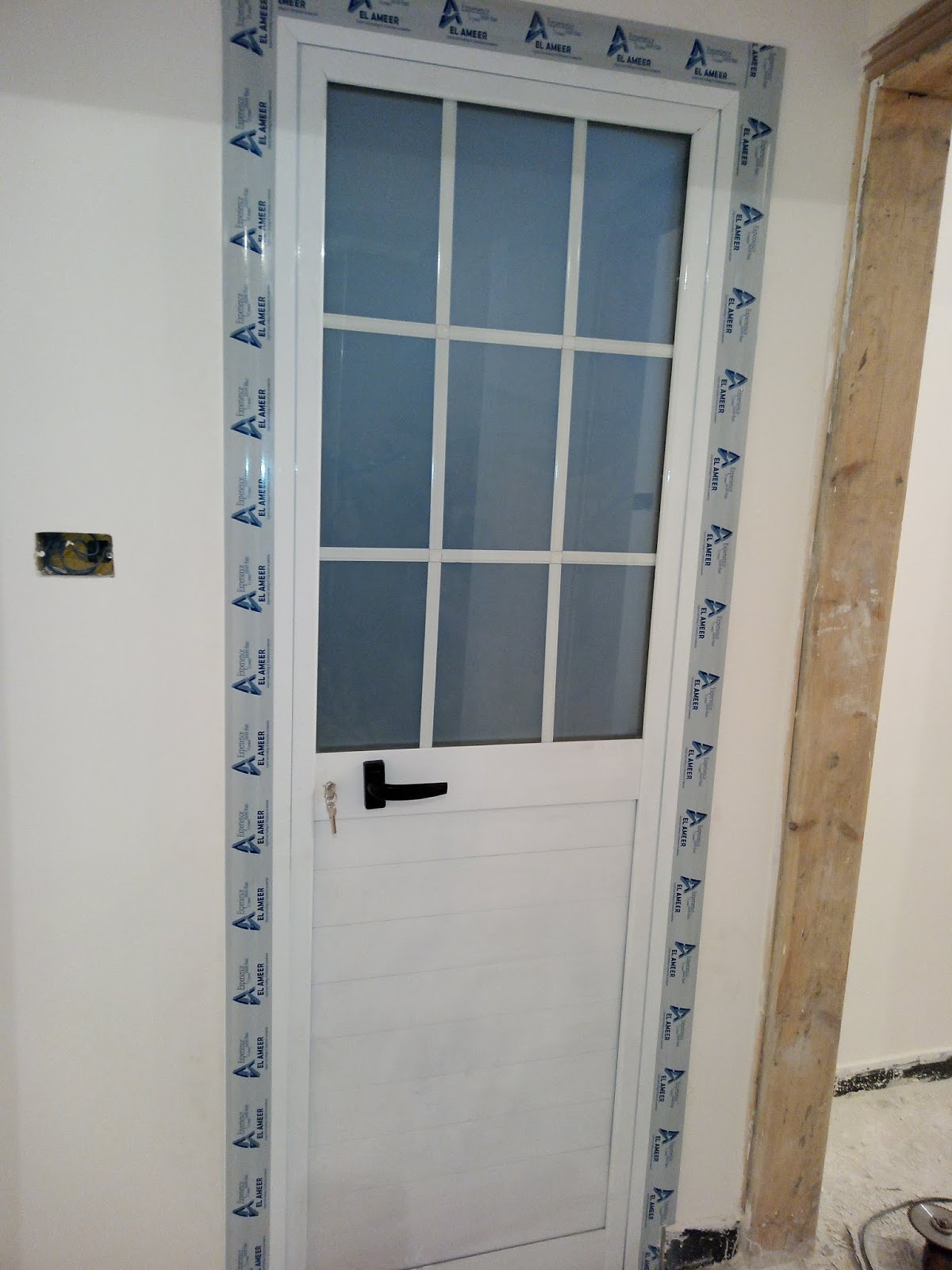 طوف خشبي نقل اشكال زجاج الوميتال Pension La Montagne Charron Com