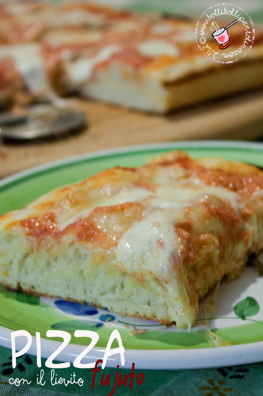 pizza in teglia impastata con il lievito 