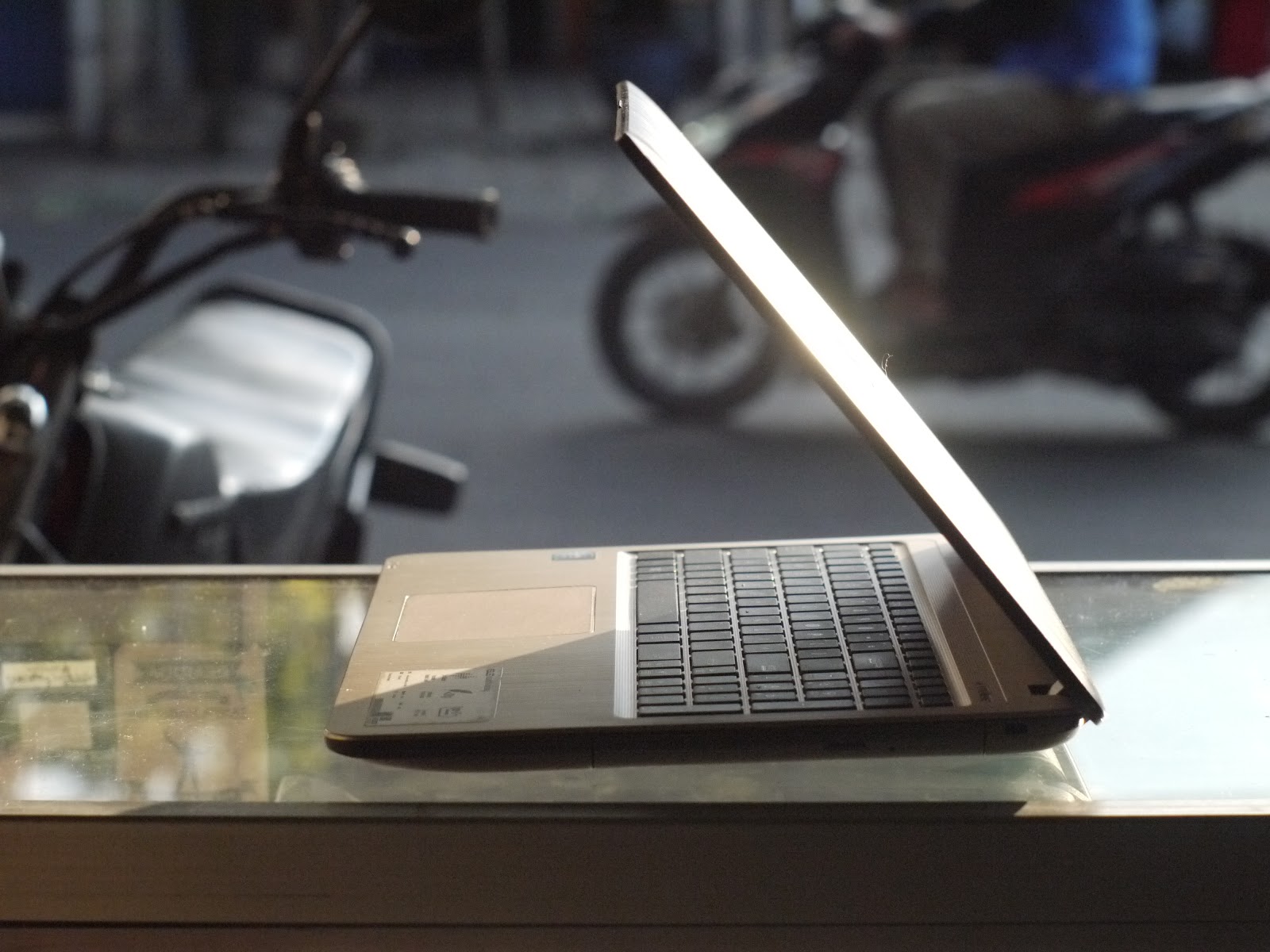 Laptop bekas ASUS X540Y service laptop terdekat Service