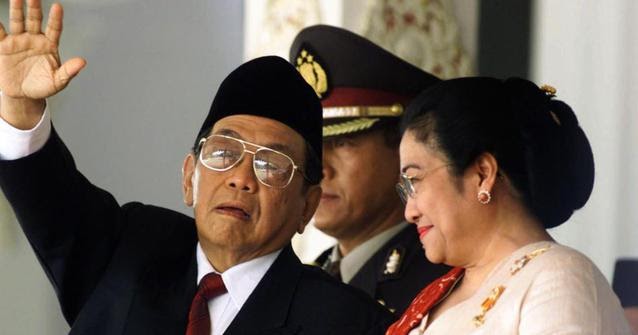 23 Juli Saat Presiden Gus Dur Dilengserkan Secara Politis