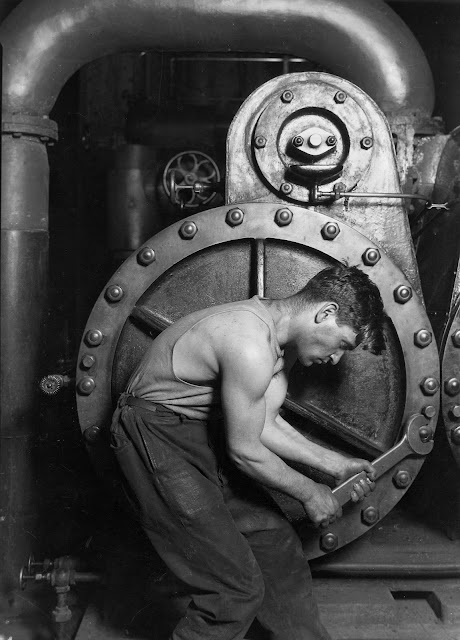 anciana trabajando -lewis hine