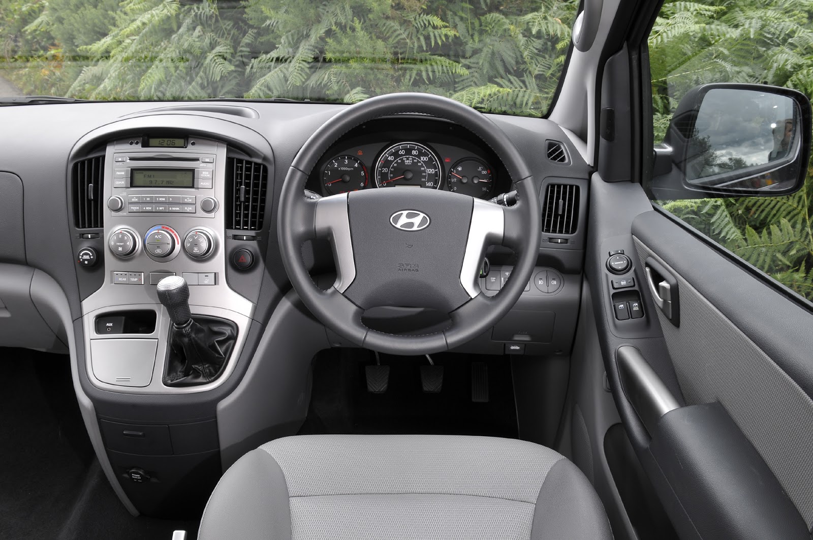 Hyundai i800 2018 redesign, review, Specification, Price