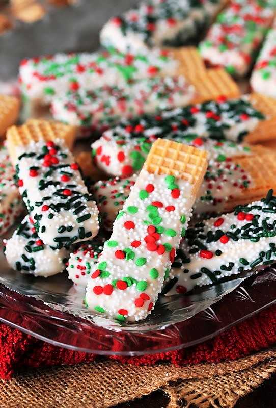 Christmas White Chocolate-Dipped Sugar Wafers | The Kitchen is My ...