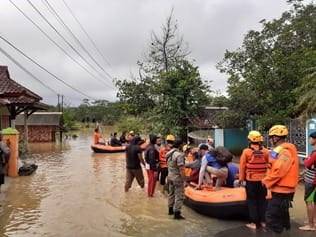Longsor Terjang Sejumlah Kecamatan di Tasikmalaya, 15 Rumah Rusak