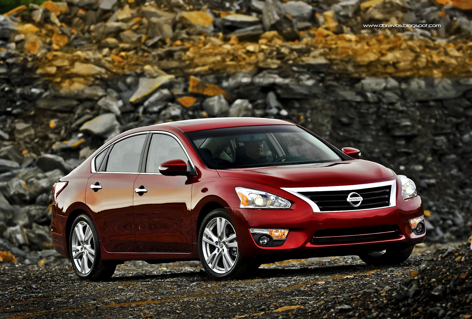 Nissan Altima 2013 gana valoración 5 estrellas en NCAP