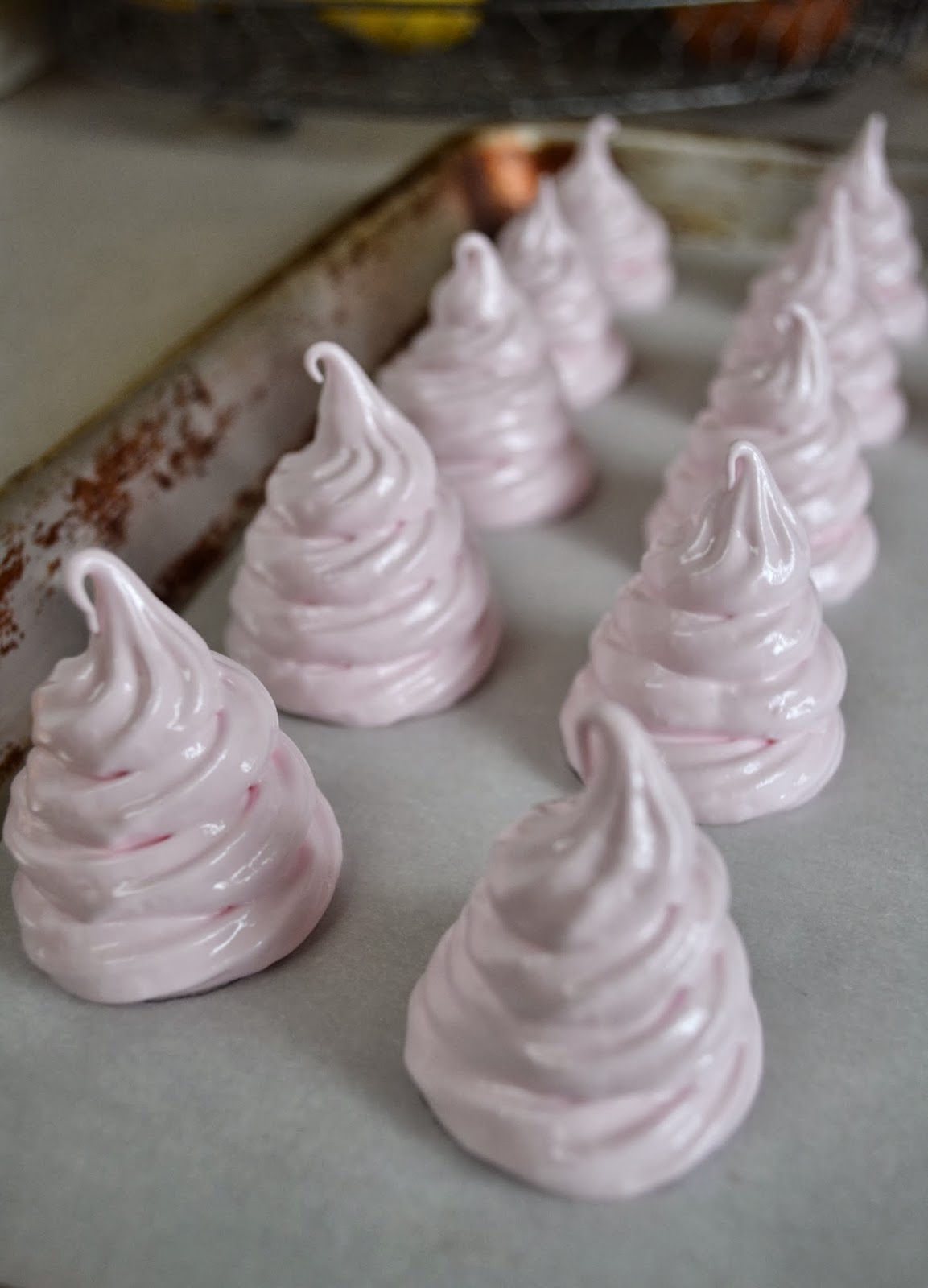 Here's the Scoop Mini Meringue Treasure Cone Valentines