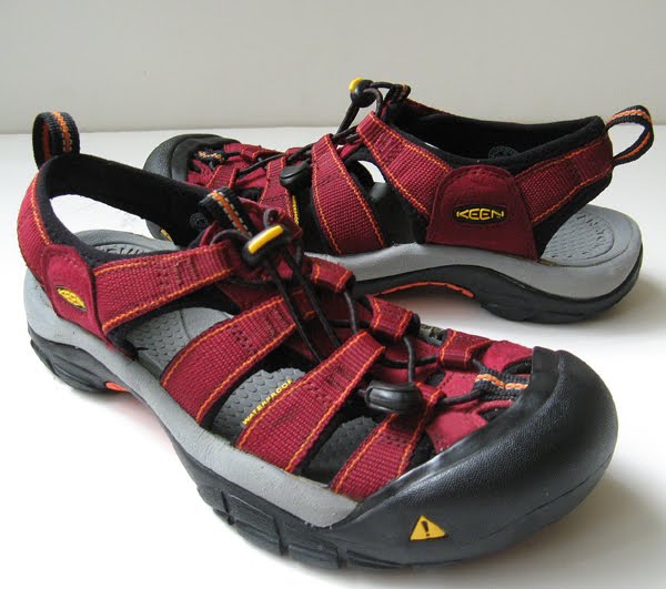 KEEN NEWPORT H2 SANDALS RED SANDALS SIZE 9