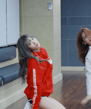 91d4f2d1ea335195392d4a1917ceabc35466a64d.gif