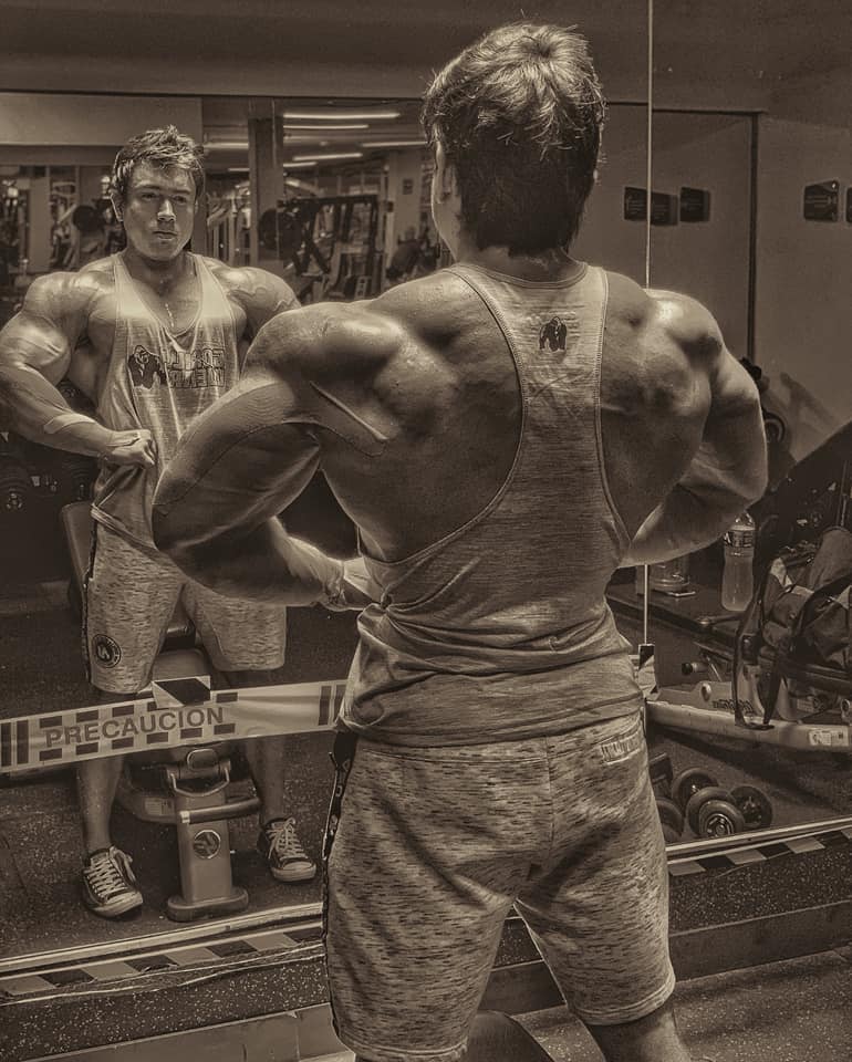 the beauty of male muscle: Daniel