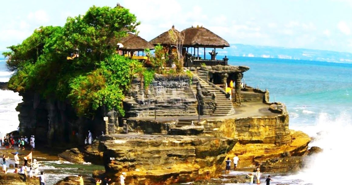 Tempat Wisata Panorama Indah Khas Bali di Pantai Tanah