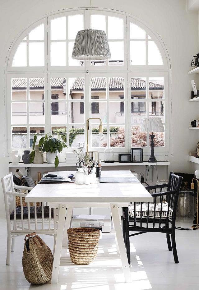 A house in Milan with an all-white palette